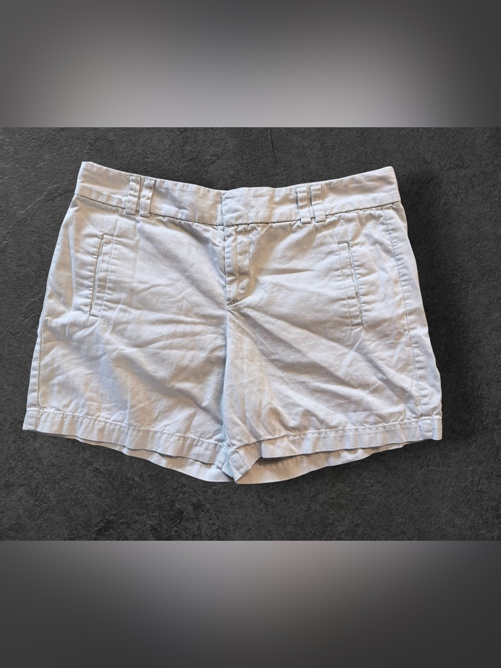 LOFT Womens 10 Light Gray Chino Shorts Mid Rise Flat Front Casual 4”